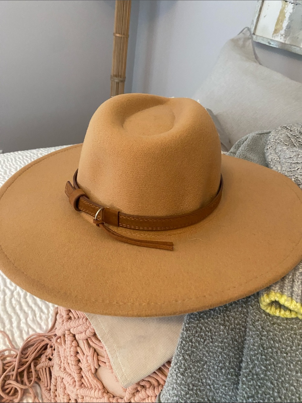 Wide-Brim Felt Hat in Camel with Leather Band
